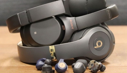 TOP 15 Best Wireless Headphones in 2019: Earbuds, On-Ear and Sports